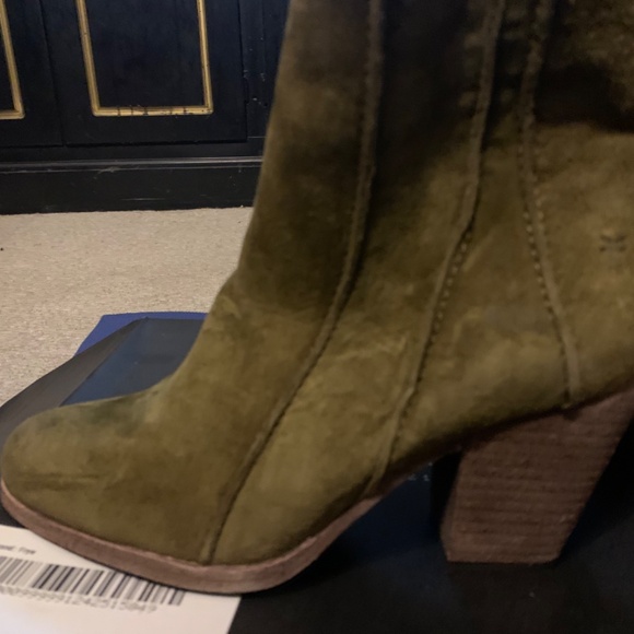 Olive suede Frye boots - Picture 6 of 6